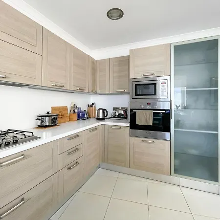 - Leisure & Live Apartmán Sliema